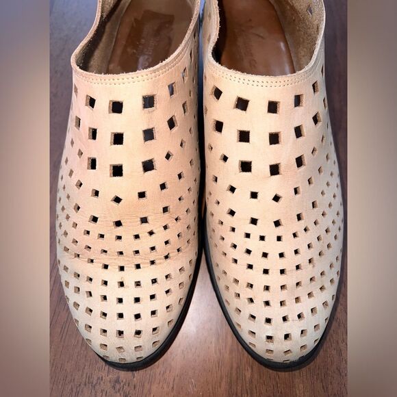Walking Co Italy Perforated Nubuck Leather Tan Wedge Shoes Zip Back Women 10 - Picture 6 of 8